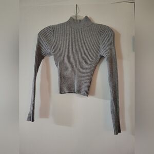High neck long sleeved crop top